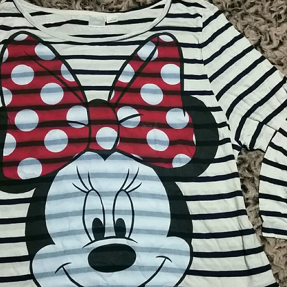 Disney World t-shirt size medium